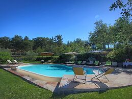 Farmhouse in Loro Ciuffenna With Pool