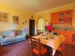Farmhouse in Loro Ciuffenna With Pool