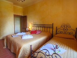 Farmhouse in Loro Ciuffenna With Pool