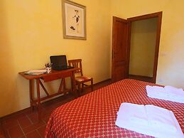 Farmhouse in Loro Ciuffenna With Pool