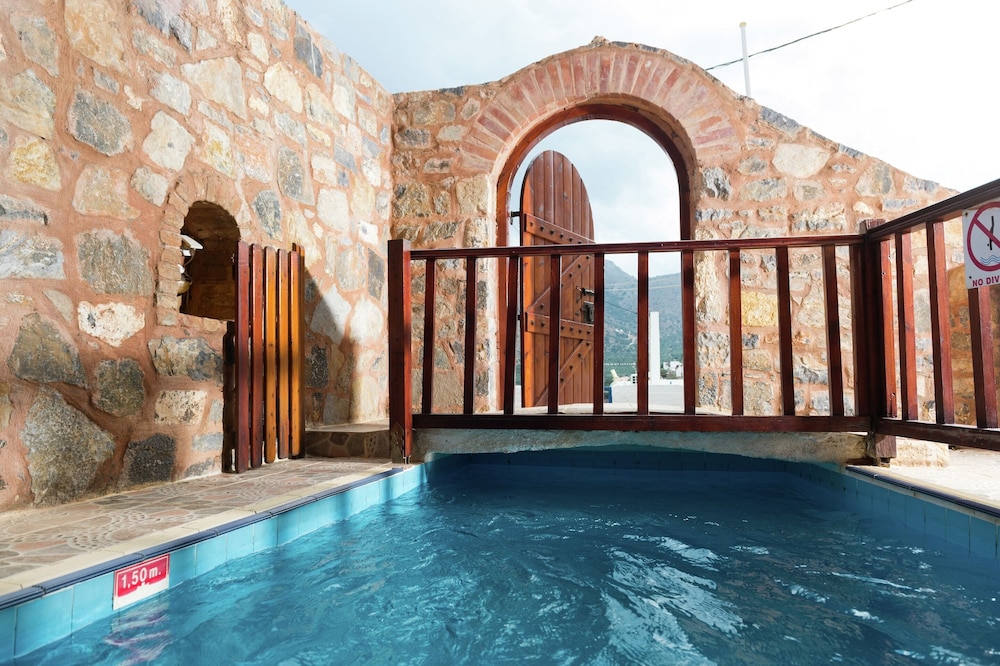 Traditional Apartment in Elounda