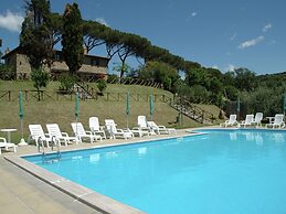 Farmhouse in Citta Della Pieve With Pool