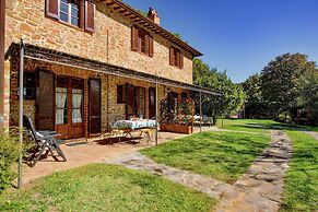 Farmhouse in Citta Della Pieve With Pool