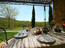 Farmhouse in Citta Della Pieve With Pool