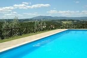 Farmhouse in Citta Della Pieve With Pool