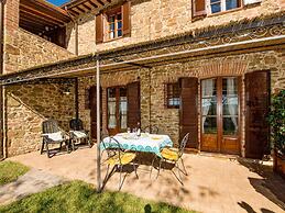 Farmhouse in Citta Della Pieve With Pool