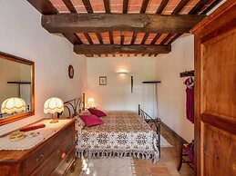 Farmhouse in Citta Della Pieve With Pool