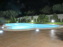 Belvilla by OYO Villa Rita