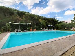Pet-friendly Cottage With Pool