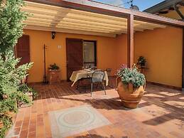 Pet-friendly Cottage With Pool