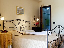 Villa in Alia With Pool & Olive Views