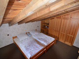 Relaxing Holiday Home in Deilingen With Terrace