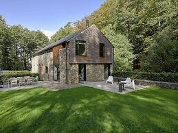 Jalhay Pondside Forest Home