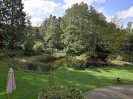 Jalhay Pondside Forest Home