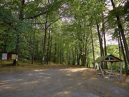 Jalhay Pondside Forest Home