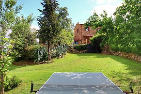 Scenic Tuscan Farmhouse