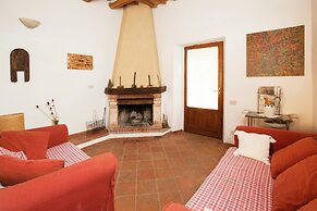 Scenic Tuscan Farmhouse