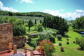 Scenic Tuscan Farmhouse