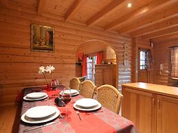 Stavelot Chalet With Garden