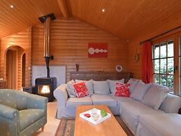 Stavelot Chalet With Garden