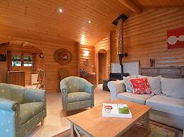 Stavelot Chalet With Garden