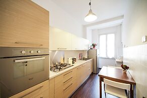 Spacious Apartment in Rome near Sea