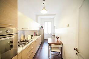 Spacious Apartment in Rome near Sea