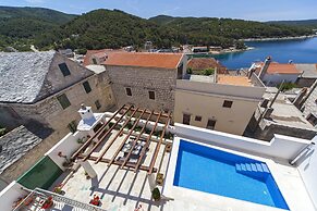 Modern Villa in Povlja With Pool