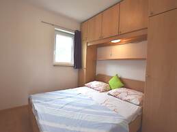 Modern Pool Apartment in Banjole