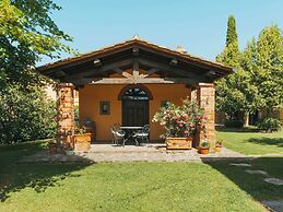 Chalet With Pool in Cortona