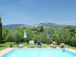 Chalet With Pool in Cortona