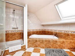 Durbuy Luxe Villa With Pool