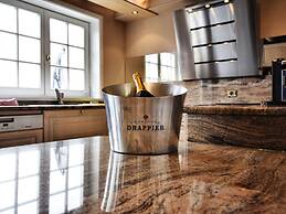 Durbuy Luxe Villa With Pool