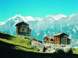 Chalet in Heremence With Stunning Alpine Views