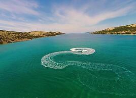 Island Escape With Pool