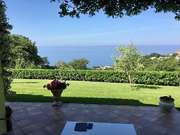Bungalow in Maratea With Pool Near Beach