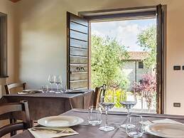 Secluded Mansion in Perugia with Hot Tub