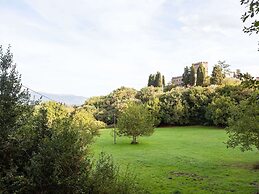 Rustic Getaway in Tuscan Hills