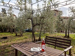 Rustic Getaway in Tuscan Hills