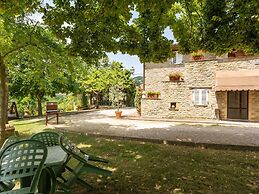 Apartment in Umbria Near Majestic Mountains