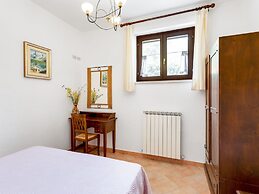 Apartment in Umbria Near Majestic Mountains