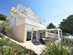 Apartment by the Beach in Dalmatia