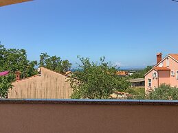 Villa in Peroj With Pool Near Beach