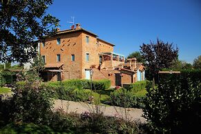 Villa in Cortona With Pool & Garden