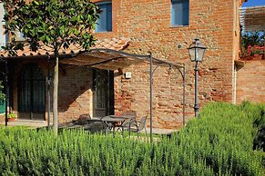 Villa in Cortona With Pool & Garden