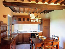 Villa in Cortona With Pool & Garden