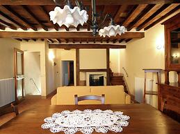 Villa in Cortona With Pool & Garden