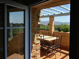 Villa in Cortona With Pool & Garden