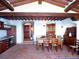 Villa in Cortona With Pool & Garden
