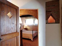 Villa in Cortona With Pool & Garden